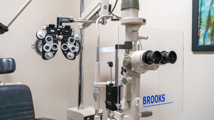 Brooks Eye Associates eye scanner equipment